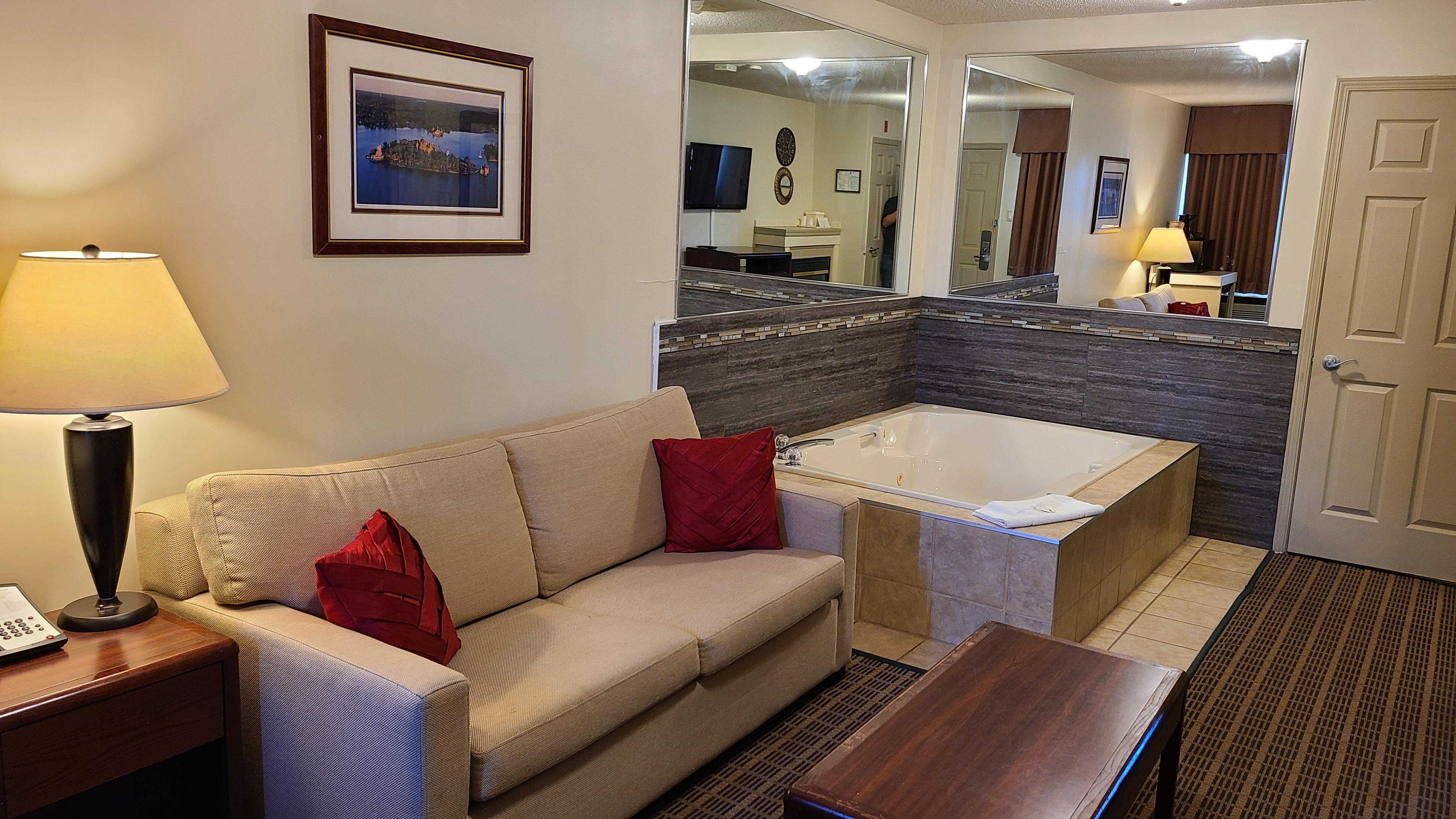 Quality Inn & Suites 1000 Islands Ґананокве Екстер'єр фото