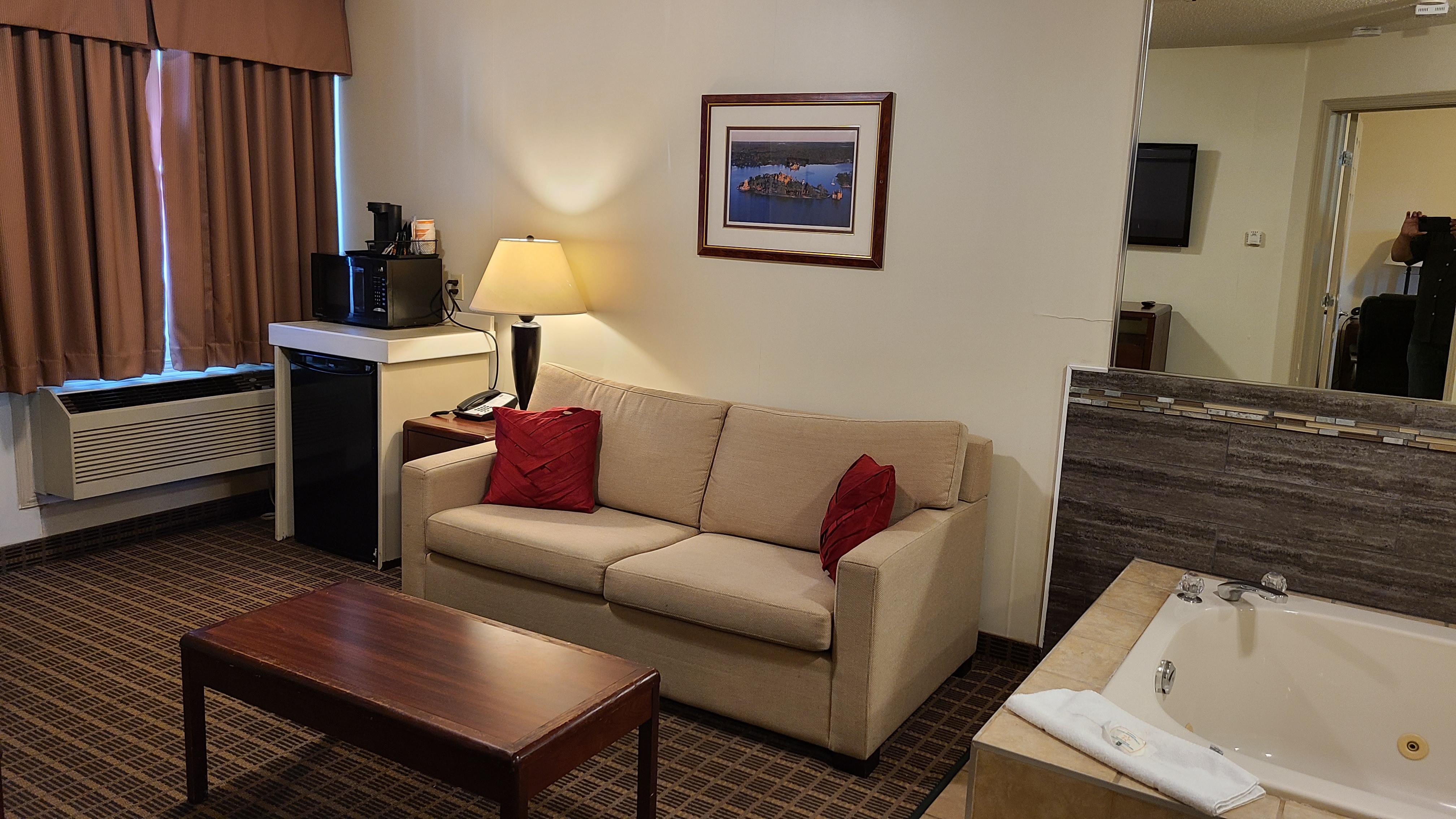 Quality Inn & Suites 1000 Islands Ґананокве Екстер'єр фото