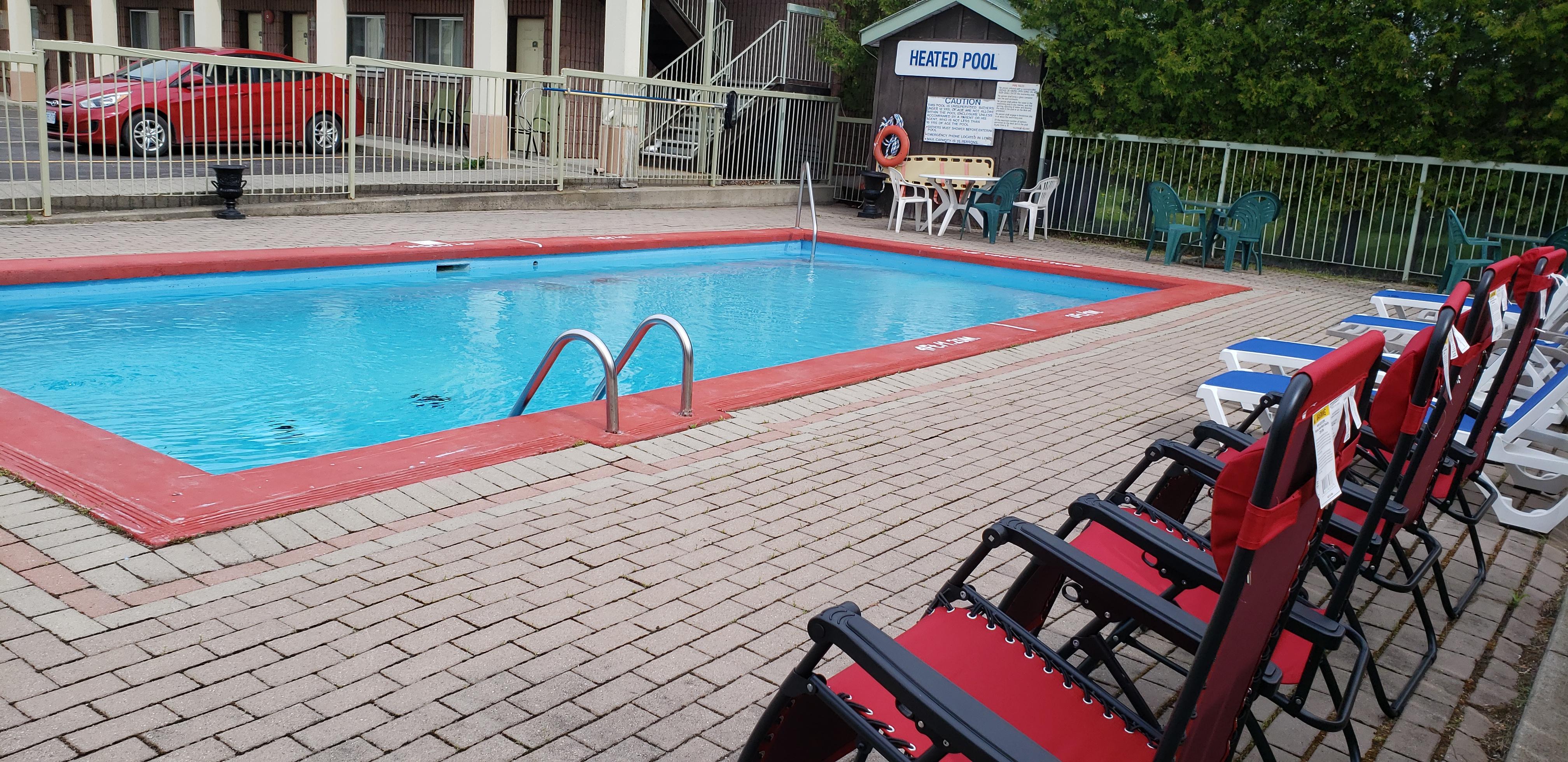 Quality Inn & Suites 1000 Islands Ґананокве Екстер'єр фото